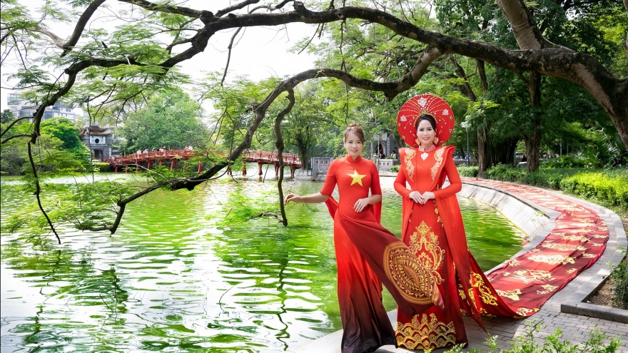 Vietnamese Ao Dai sets Guinness Vietnam record